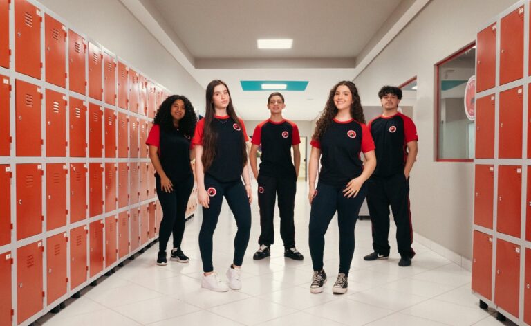Maple Bear e Britannica Education firmam parceria para transformar a educação bilíngue no Brasil