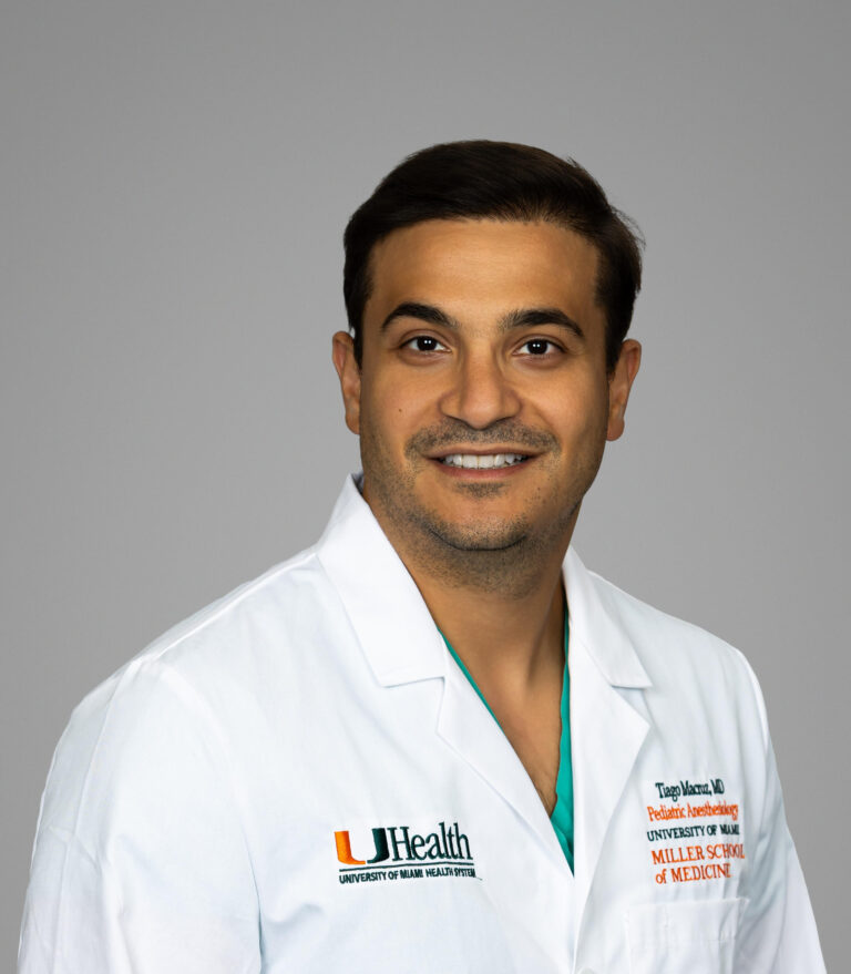 Entre a excelência clínica e a falta de preparo prático: os limites da formação médica tradicional. Uma análise a partir da trajetória do médico Tiago Macruz