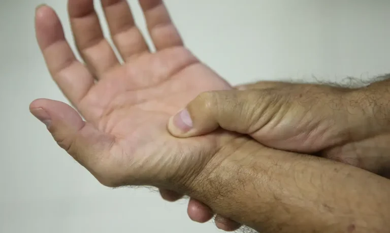 Advogada esclarece direitos e benefícios para portadores de fibromialgia no mês da conscientização