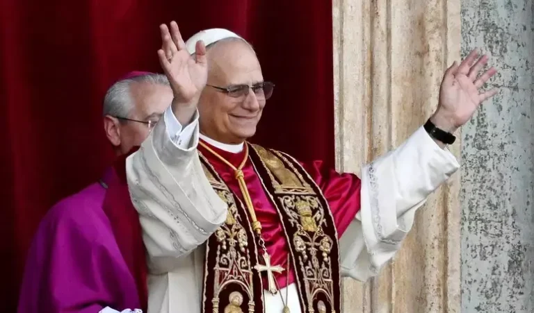 Papa Leão XIV apela por diálogo entre Trump e líderes em busca da paz
