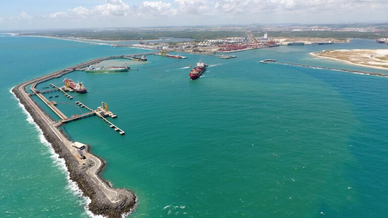 Cais Fantasma: Como uma empresa sem gás, sem contrato e sem navio travou o Porto de Suape por mais de dois anos
