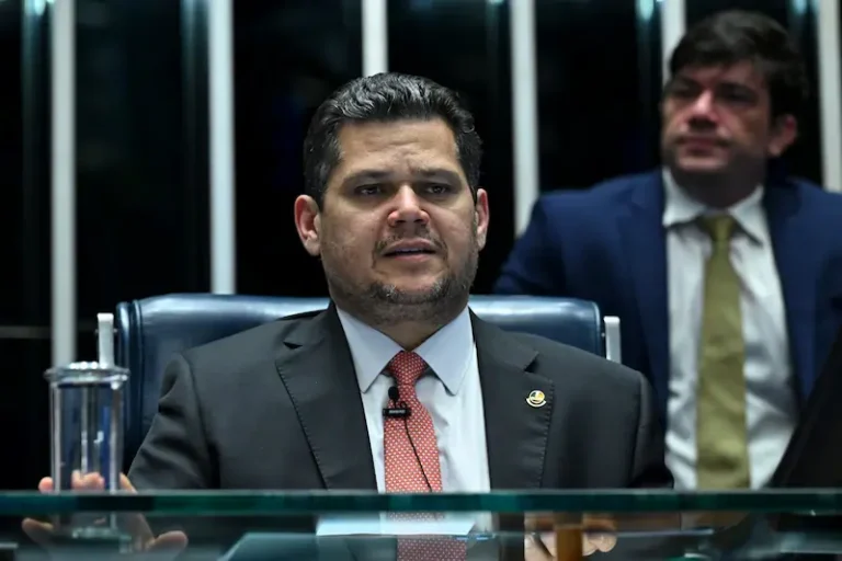 Alcolumbre enfrenta quatro solicitações de CPI sobre o Master no Legislativo