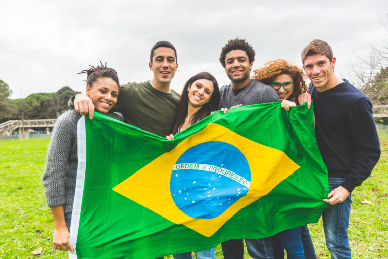 Consumo cooperativo: como estruturas econômicas coletivas estão mudando a lógica da construção de patrimônio no Brasil