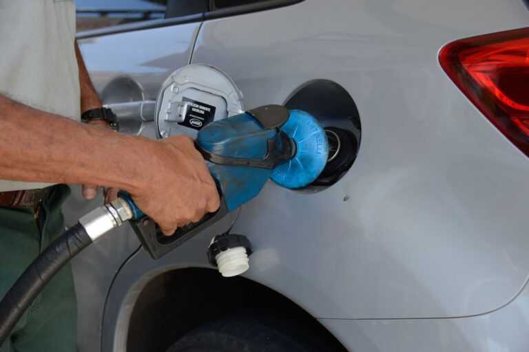 Gasolina em João Pessoa tem diferença de até R$ 0,51 no preço por litro nos postos